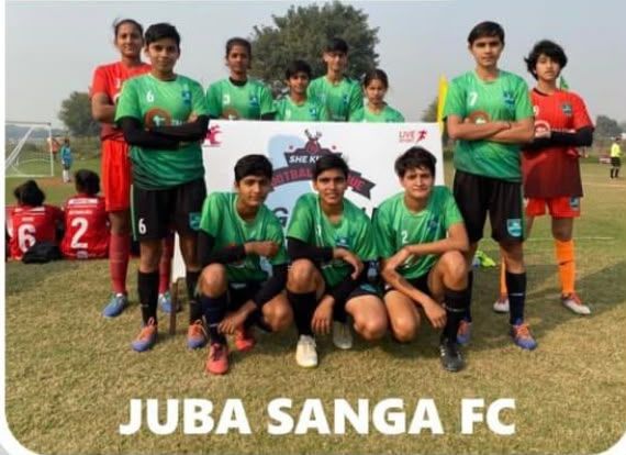 Juba Sanga FC team photo in green kit